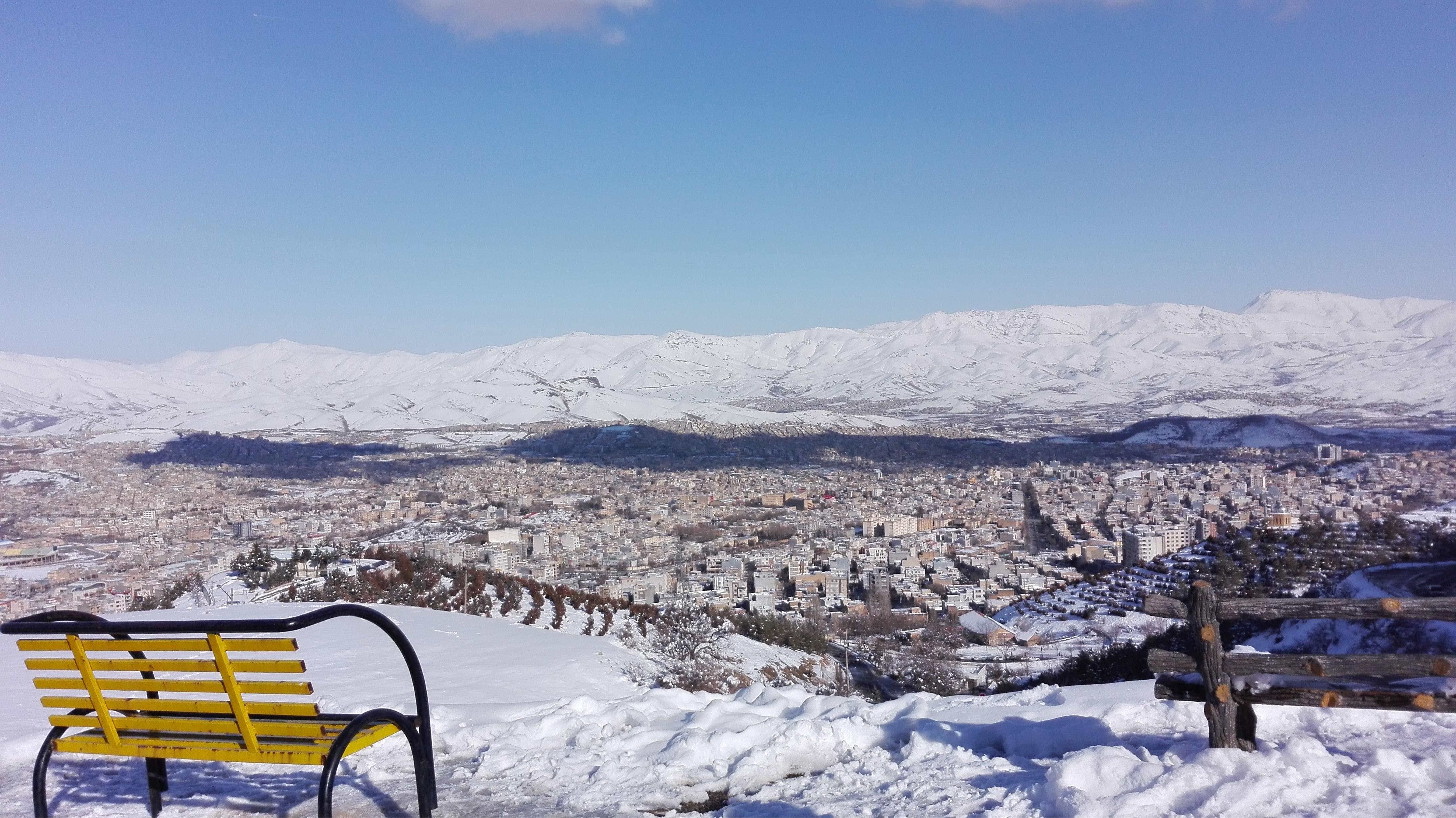 شهر سنندج در زمستان