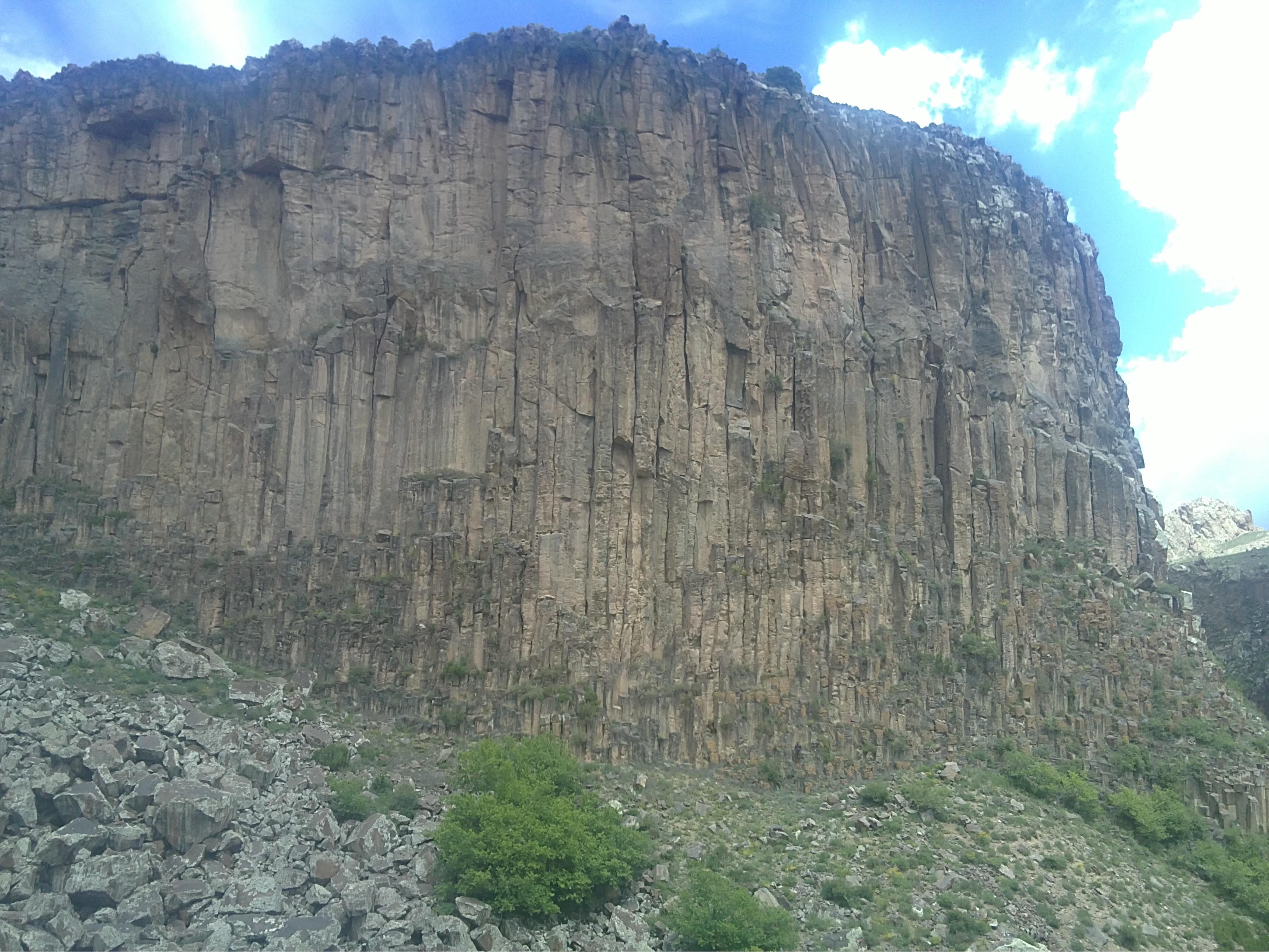 بازالت های منشوری ماکو