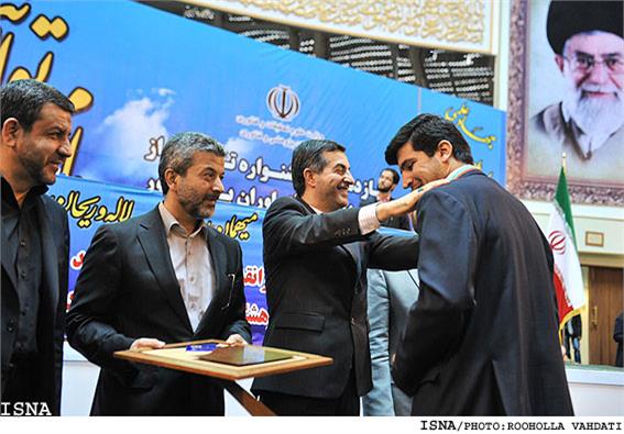 انتحاب به عنوان پژوهشگر برتر ایران در سال 1389