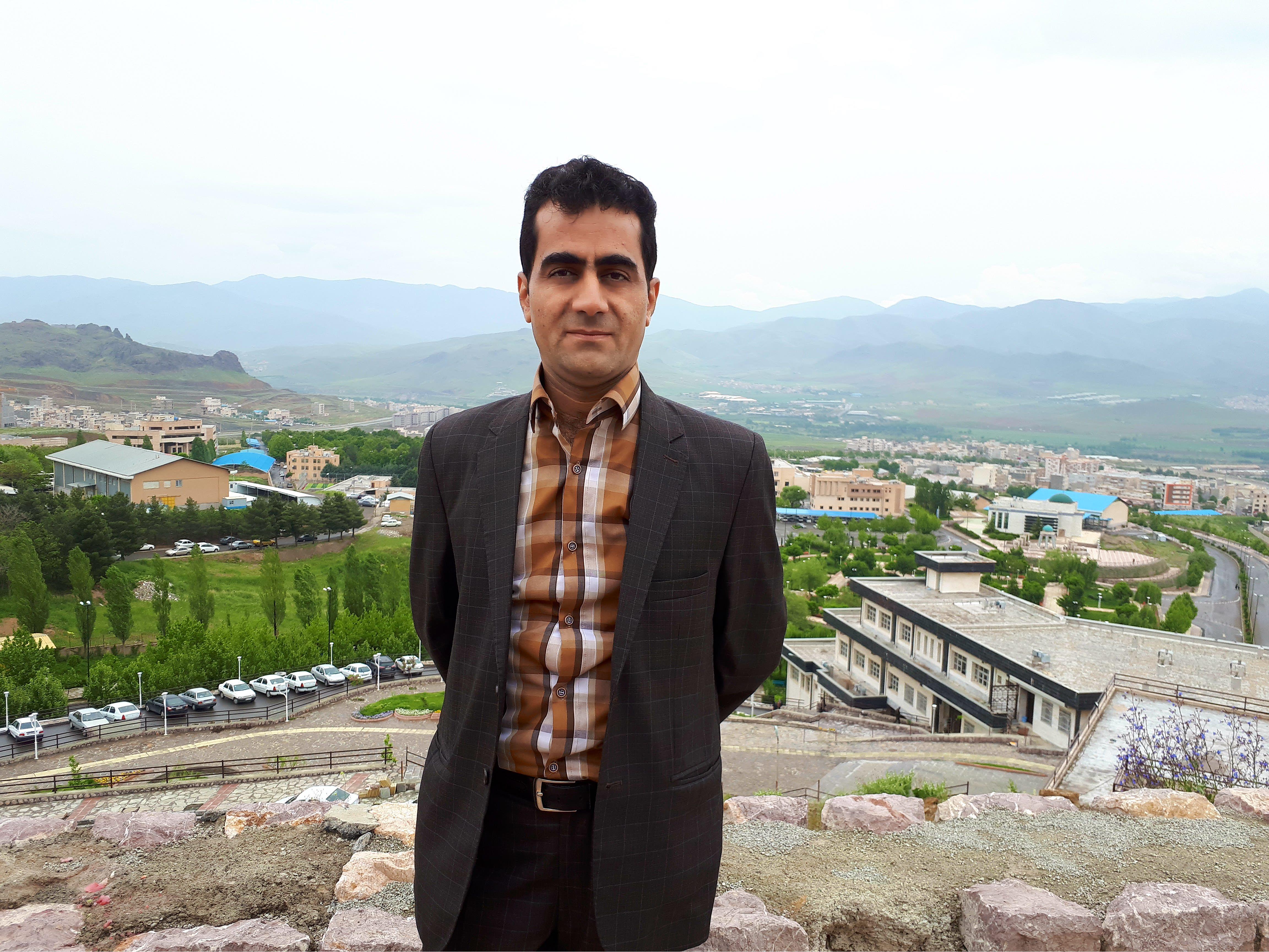پشابادی، مقابل کتابخانه مرکزی دانشگاه کردستان